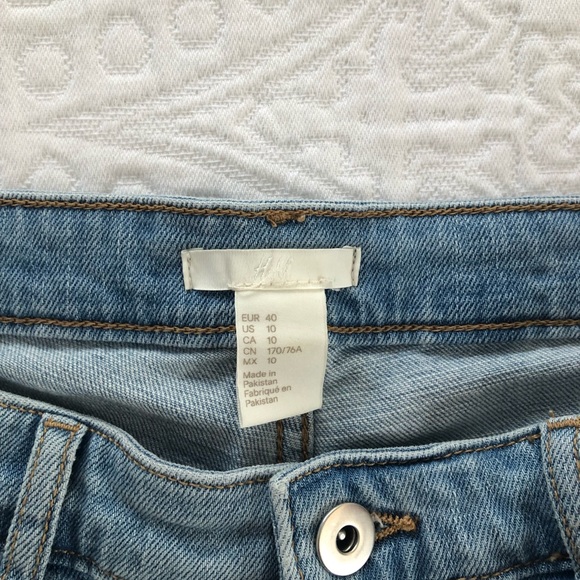 Beachy Jean Shorts: Ripped - Picture 3 of 3